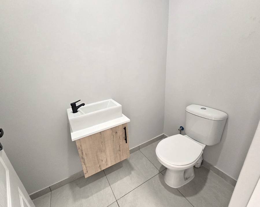 3 Bedroom Property for Sale in Fraaiuitsig Western Cape